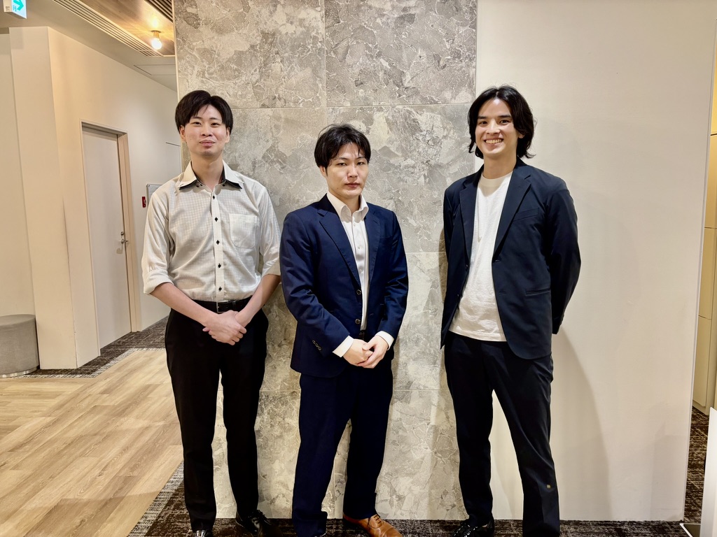 Xcuu代表の山田氏とWINDOMの担当者